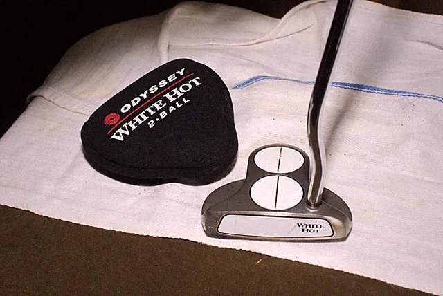 ODYSSEY GOLF White Hot 2-Ball Long Putter - Right Hand - 50 inch- with Head Cove