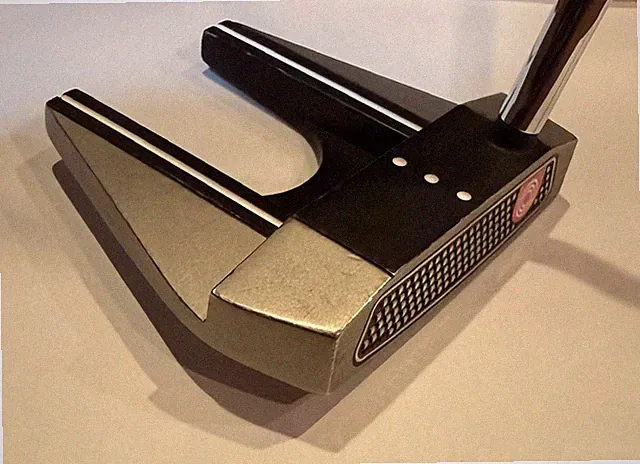 ODYSSEY MICROHINGE SEVEN DB PUTTER 35 IN -only a few rounds of use-include cover