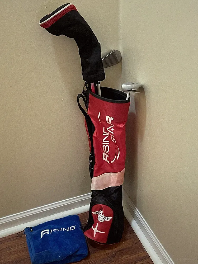 Paragon Rising Star Junior Golf Set Ages 3-5 RH 3 Clubs Bag Headcover Towel