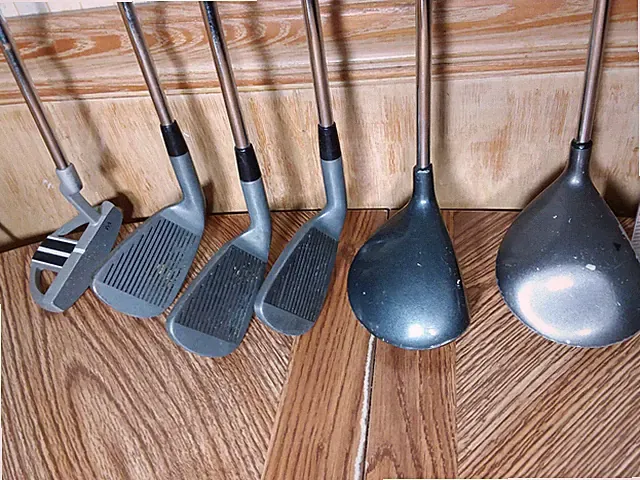 Peak Junior Golf Set Golf Set, RH with Maxfli Putter 6 Clubs