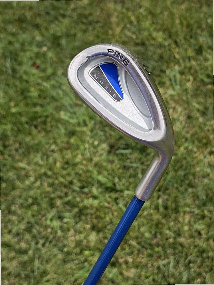Ping Golf Moxie Junior Sand Wedge Right Hand Graphite Youth Flex SW 32”