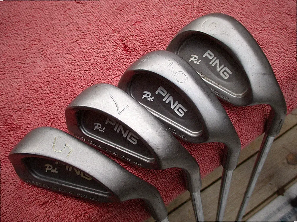 PING PAL 6 PIECE GOLF SET FOR A YOUNGSTER ABOUT 9-11 YEARS OF AGE.