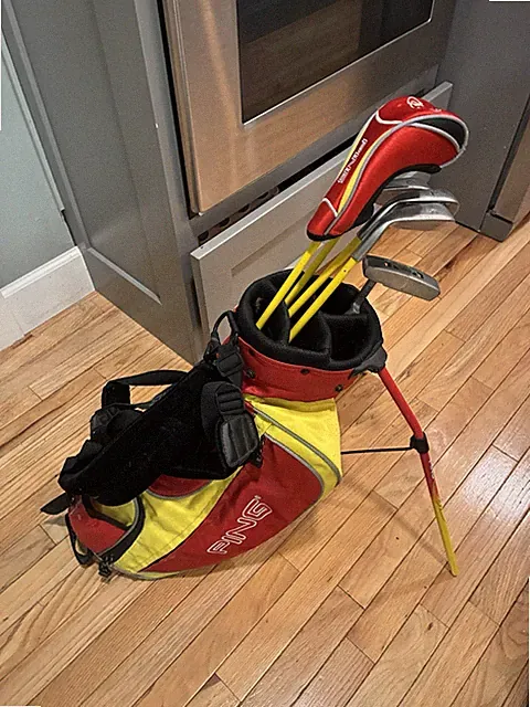 PING PAL Jr Golf Club Set, Hybrid Wood, 7,9 Irons, SW,Putter, Bag Read