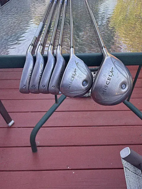 RH TaylorMade Ladies Miscela 6 Golf Club Set 7-PW W/ Driver & 3 Wood Ladies Flex