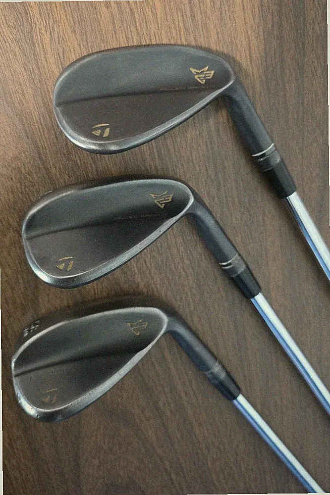 RH TaylorMade MG3 Black Wedge Set (50/54/58) With Gold Paintfill And Grips