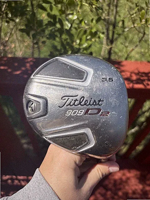 RH Titleist 909 D2 Driver / 9.5 Degree / X-Flex Diamana 65 Extra Stiff Shaft
