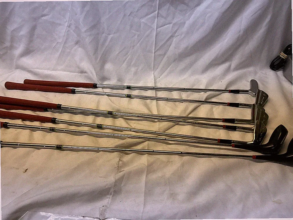 Right Hand, Golf Clubs For Irons Two Woods In A Putter Dynamic Medallion
