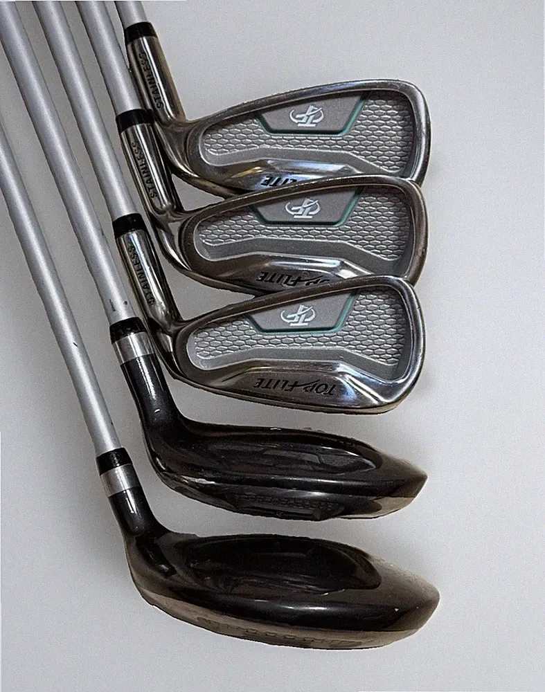 Right Handed Top Flite Woman’s Starter Set Of Golf Clubs, 5 Clubs In Total, EUC