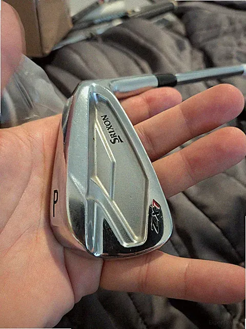 Right Srixon ZX7 pitching wedge.ns pro tour 120 stiff
