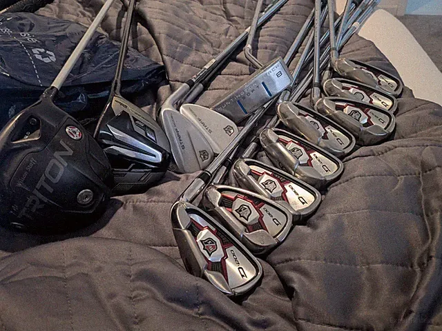 Right Wilson Staff complete set.Triton driver,launch pad 5 wood,d200 iron set