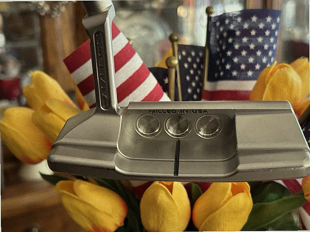 Scotty Cameron Super Select SquareBack 2 2024 RH Matador Grip
