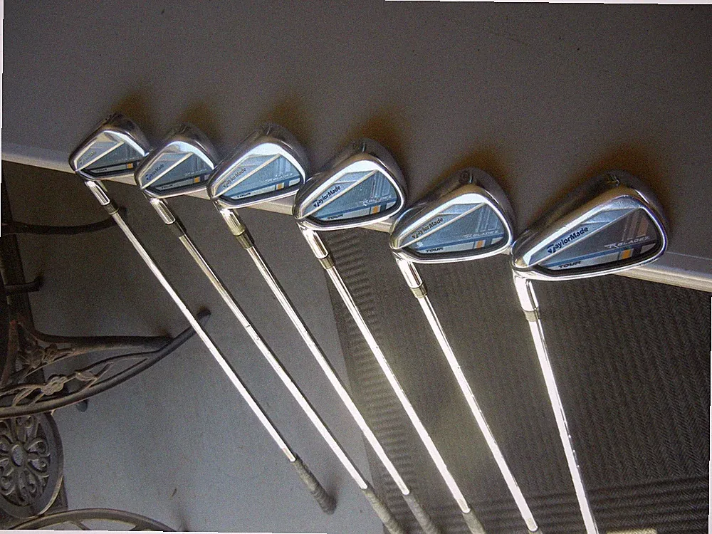 Set of 6 Golf Clubs : TAYLORMADE ROCKETBLADEZ RBLADEZ TOUR irons 5-9 wedge P, LH