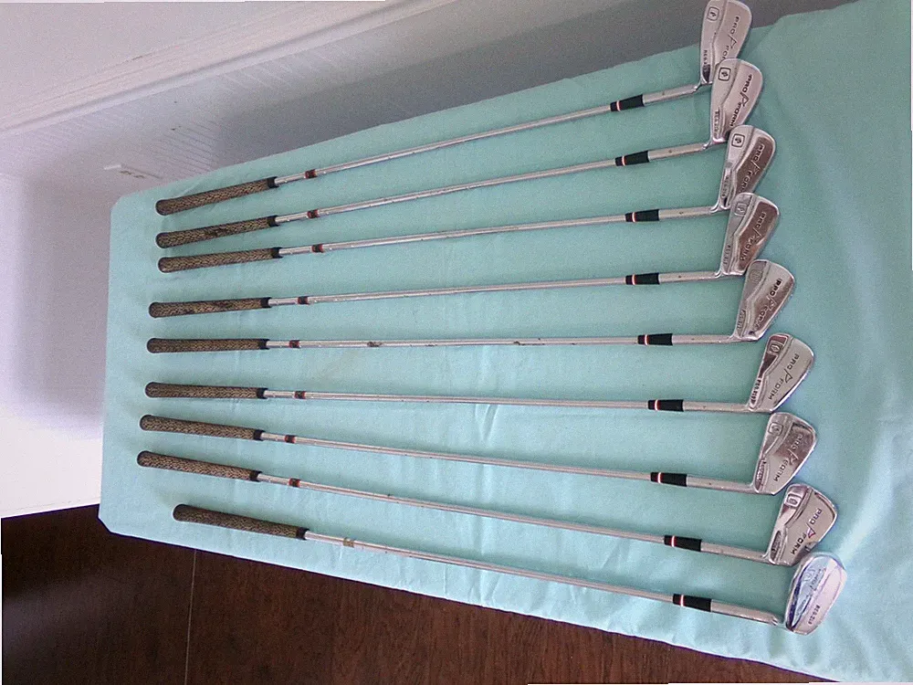 Set of 8 MacGregor Pro Form Reg. 219 Irons w/ Wedge