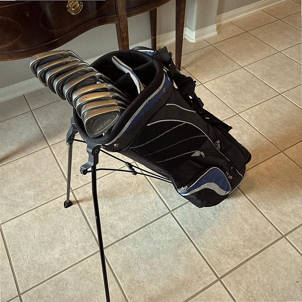 Set Of 948 Tour Series Midsize Irons 2-9 Plus PW W/ Intech Golf Bag 7 Dividers