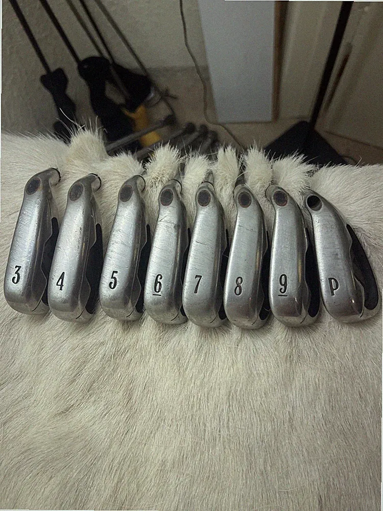 Set of Callaway X-18 Pro Series 3-9 Irons +P - "True Temper" "Dynamic Gold" RH