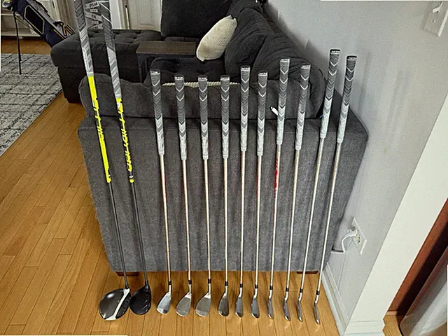 Sim max 9 degree, ping g400 3W, mizuno MP 18 SC (4-PW), SM 10 raw (50,55,60)