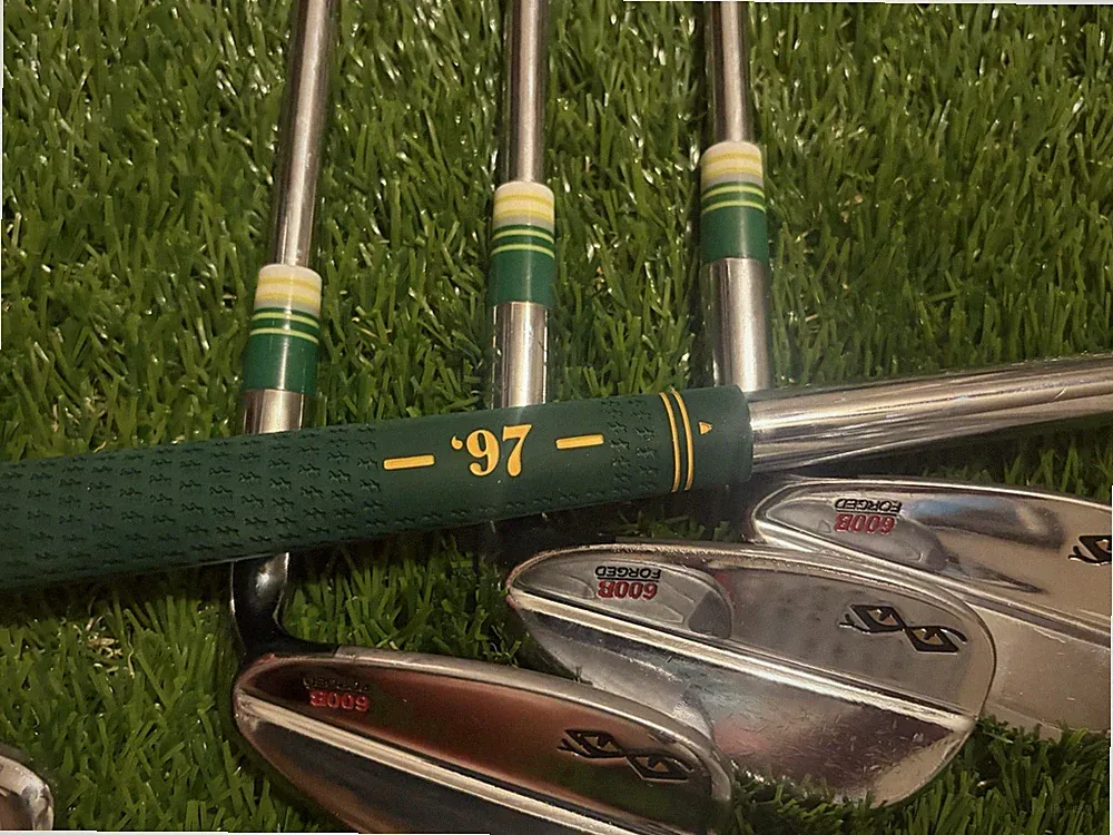 snake eyes golf clubs irons set