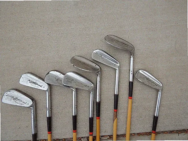 Spaulding Cushion Neck Kro-Flite Robert Jones JR Iron Set 2-9 Clubs Marked: LJC