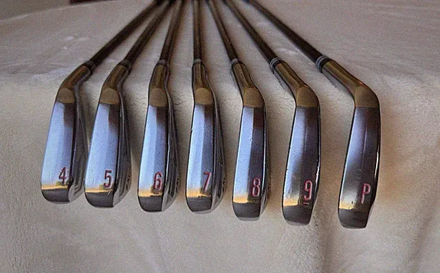 Srixon ZXi5/ZXi7 Combo Iron Set 4-PW RH Fujikura AXIOM VeloCore 125-X Graphite