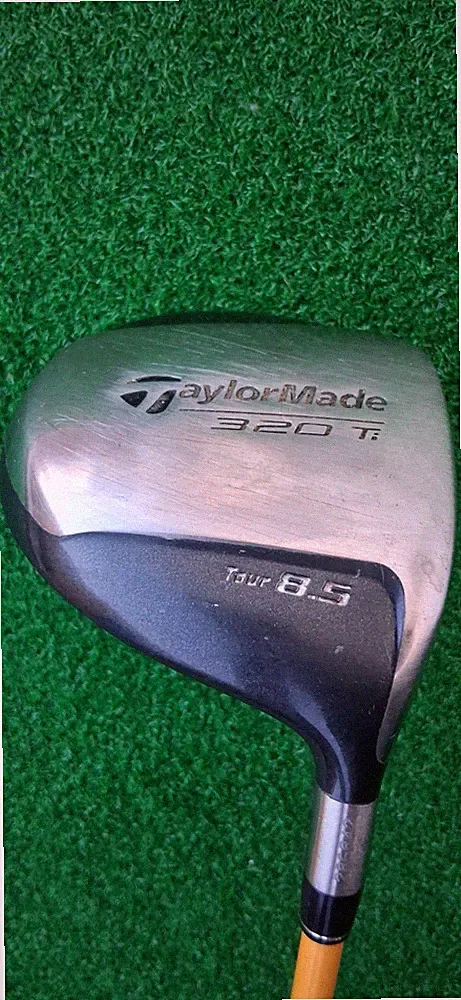 TaylorMade 320 Titanium Tour 8.5° Driver RH Graphite Shaft Stiff Flex