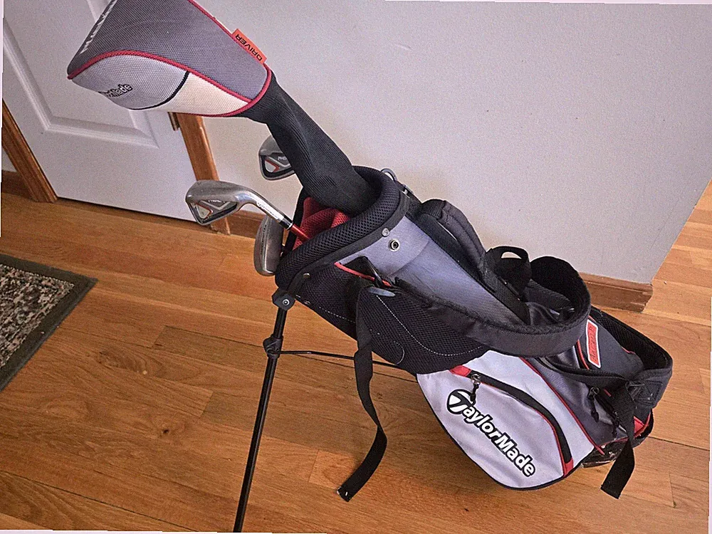 TaylorMade Phenom Kids Junior Golf Set 4 Club w/ Bag Youth RH Red Black