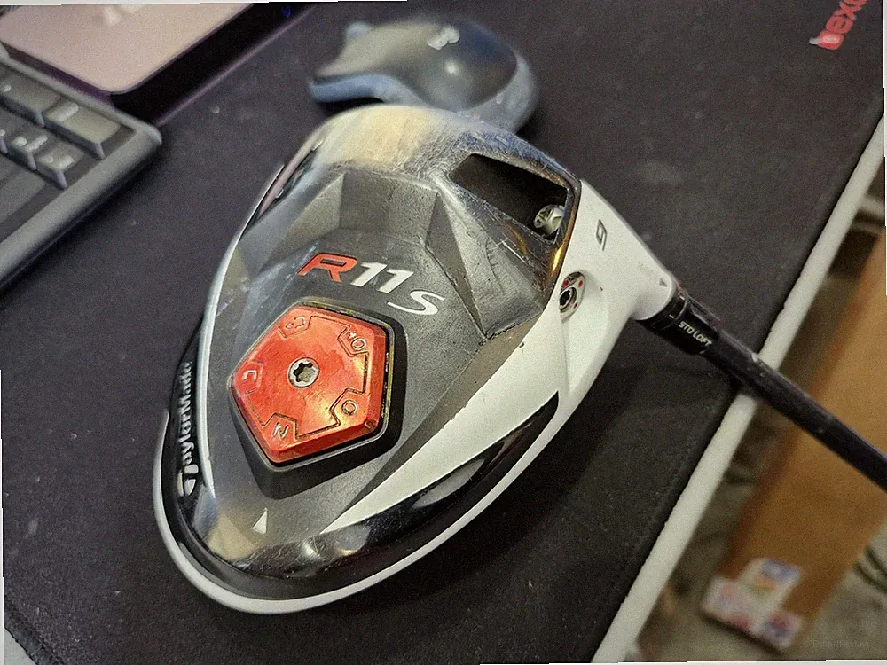Taylormade R11s 9* Driver 45.5"long Regular Graphite Shaft Lamkin Grip VG