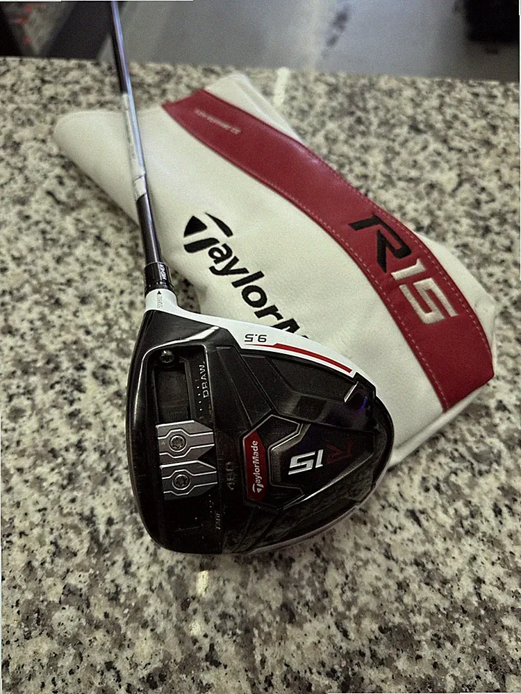 Taylormade R15 460 9.5 degree driver Fujikura Speeder 57 gram R Flex w/headcover