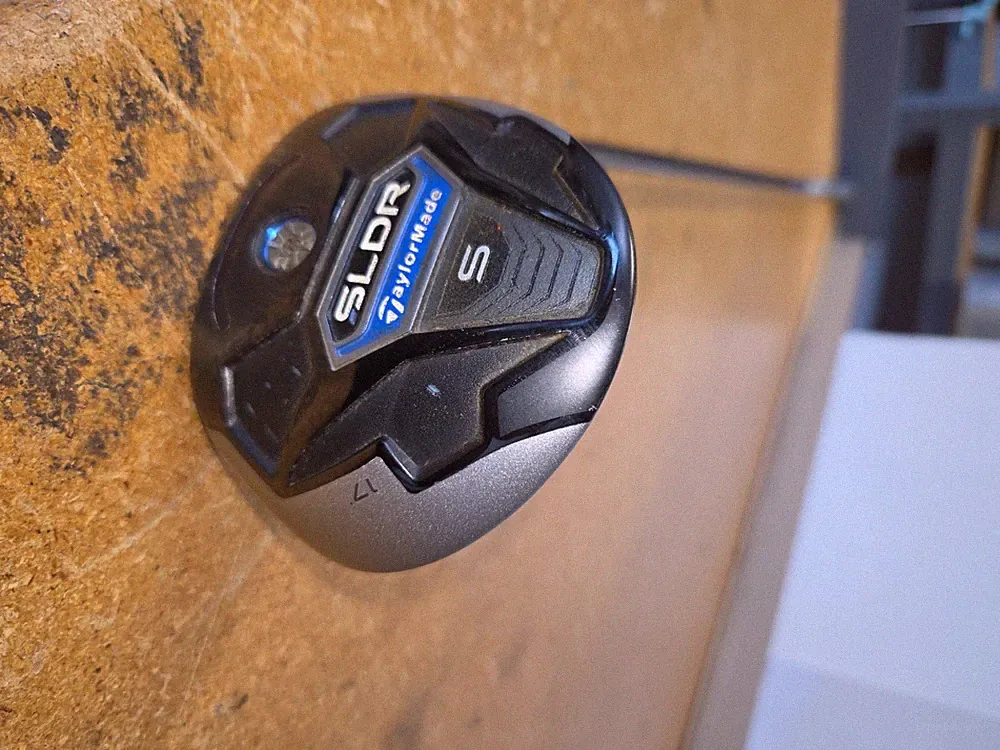 TaylorMade SLDR S RH Fujikura 3 Wood 47g Fujikura Lite Flex Lamkin Grip Womens