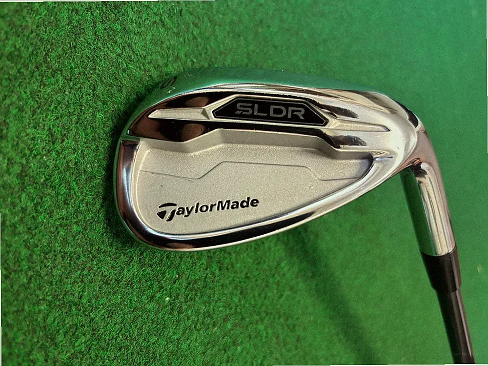 TaylorMade SLDR Sand Wedge, Regular 67 Fujikura Graphite, 36”