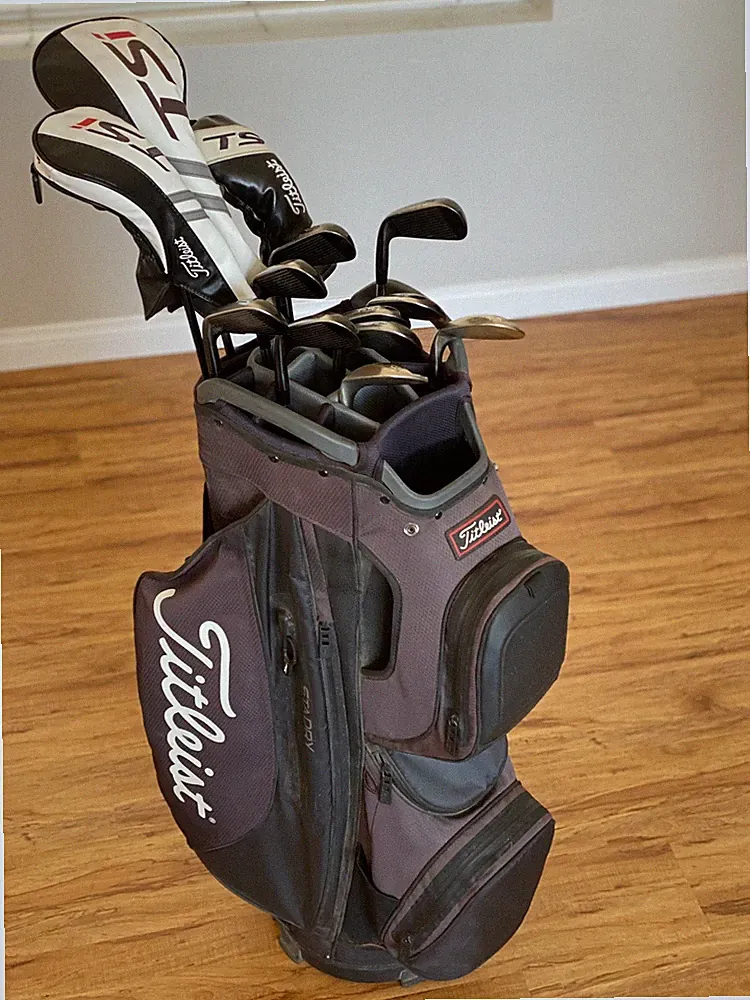 Titelist Mens RH Special Edition Black Complete Golf Set
