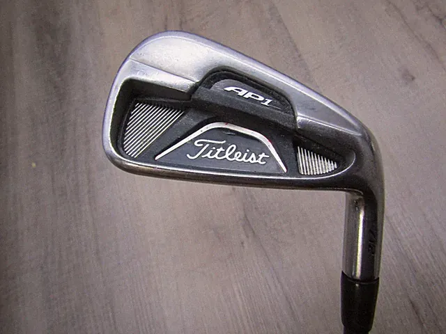Titleist 712 AP1 Single 6-Iron, Regular GRAPHITE DESIGN Tour AD 50i Ladies RH