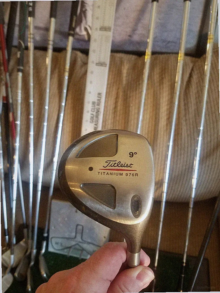 Titleist 975 R Driver Titanium 9* Loft.. Factory Stiff Graphite.. MRH. 44''.