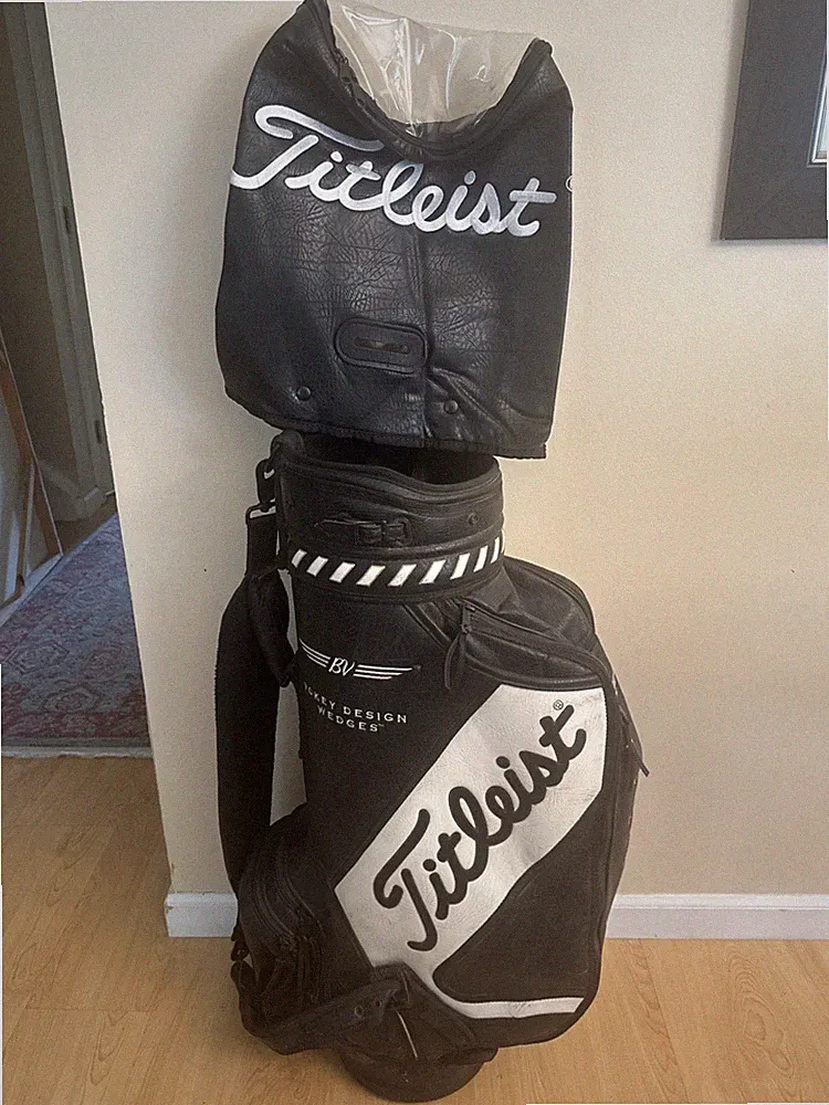 Titleist BV Vokey Design Wedges 200,300,400 Series Golf Bag + Top Cover
