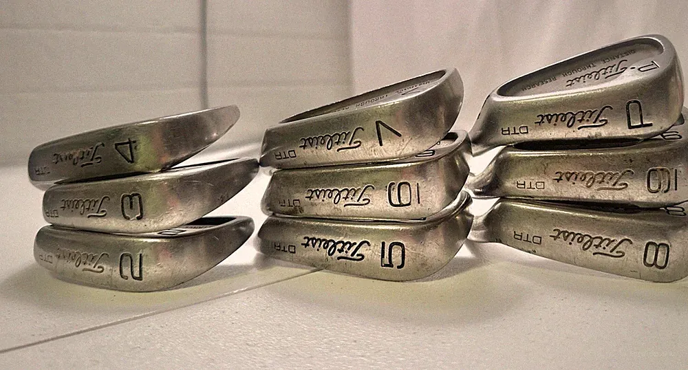 Titleist - DTR Complete Golf Clubs. Iron Set. 2-PW Steel Shafts Dynamic Gold.