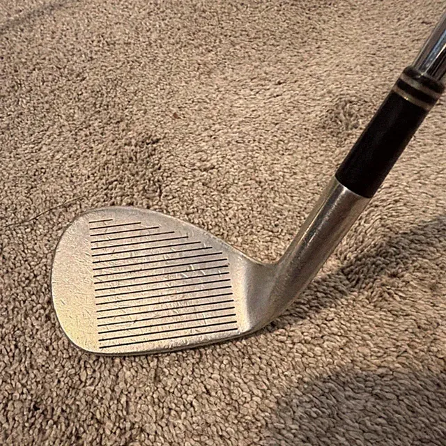 Titleist High Performance 56° Sand Wedge 10 Bounce Dynamic Gold Steel Reg RH