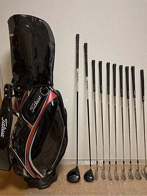 Titleist Men's Golf Club Set with Caddy Bag, Driver, Irons, Wedge, Putter