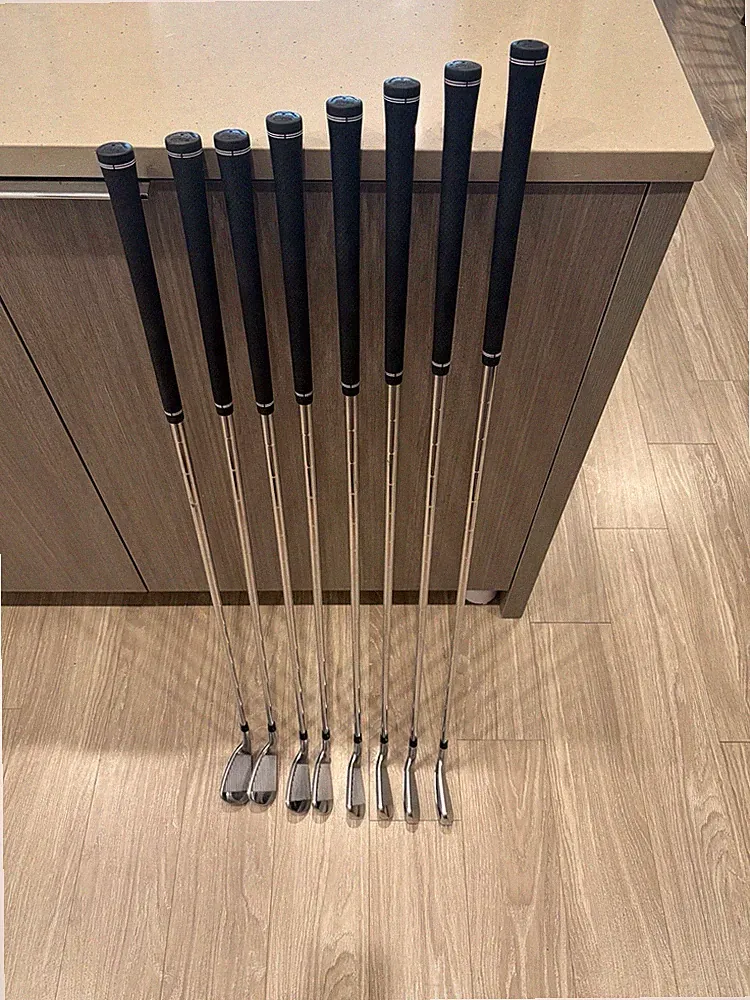 Titleist T300 2022 (48* - 4 iron). Stock titleist grips, dynamic gold S300 shaft