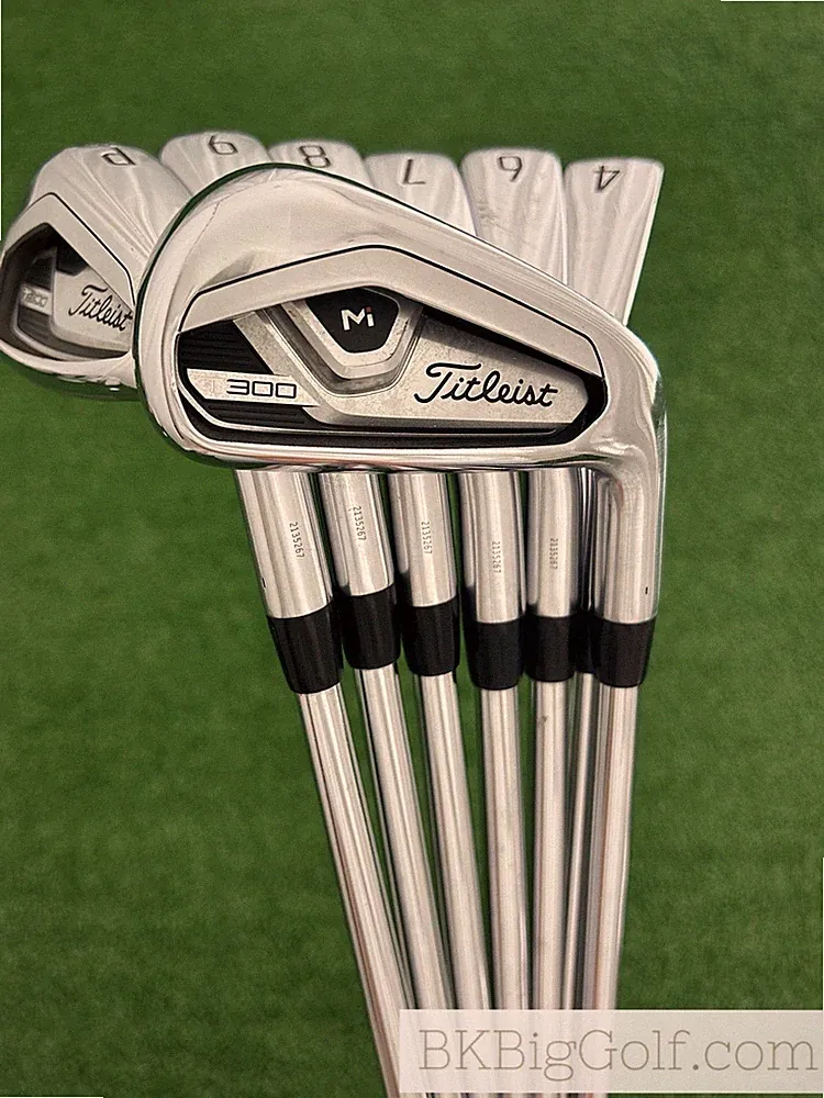 Titleist T300 ‘21 Iron Set 4-P / Dynamic Gold R300 Regular +1”
