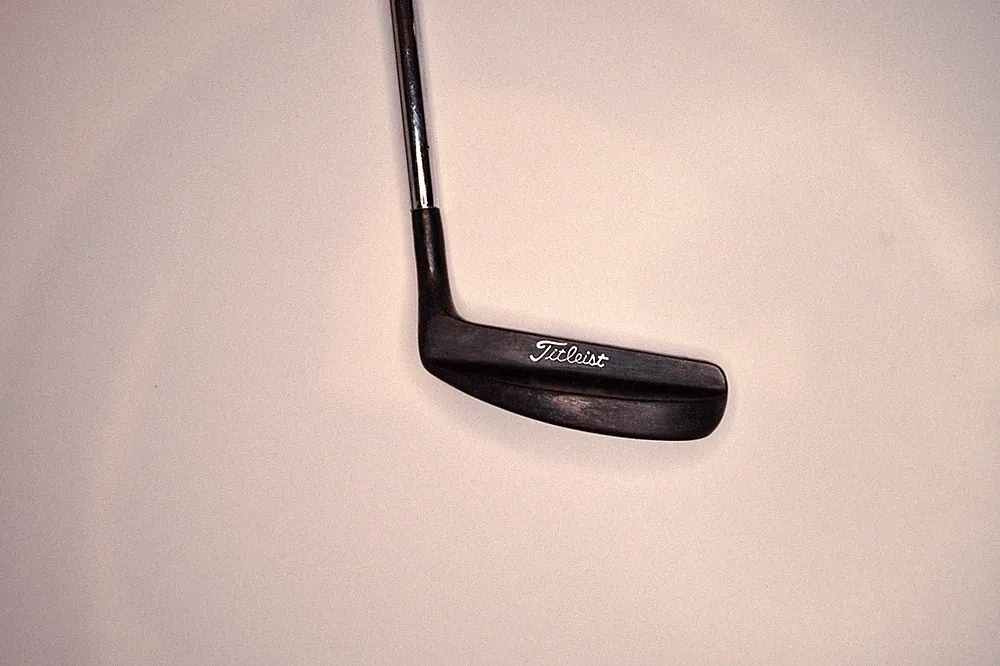 Titleist Tour Model Heel Shafted Offset