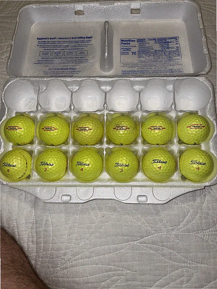 Titleist Tour Soft Golf Balls - Yellow (12 Balls)4A 5A