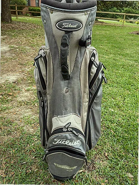 Titliest Golf Set With Bag