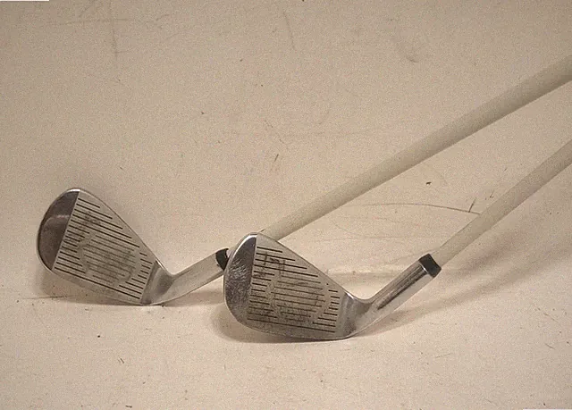 Top Flite Junior Youth or Women's 7 & 9 Iron Golf Clubs Graphite Shaft 35" RH
