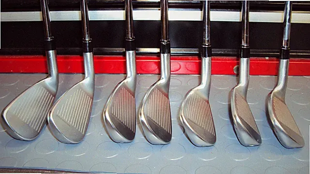 Tour Edge Exotics VibRcor C722 5-GW Nippon N. S. Pro Modus3 Tour105 S Lamkin Mid