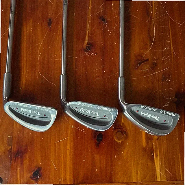 Tour Model Series 3 U-GROOVE YOUTH 5,7 & 9 Right Hand Iron Set Red Dot