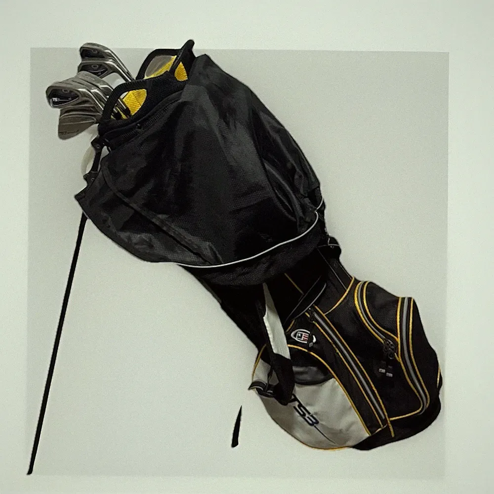 Tour Series 5-9, P Iron Set Stand Bag Right-Handed Used Golf Clubs