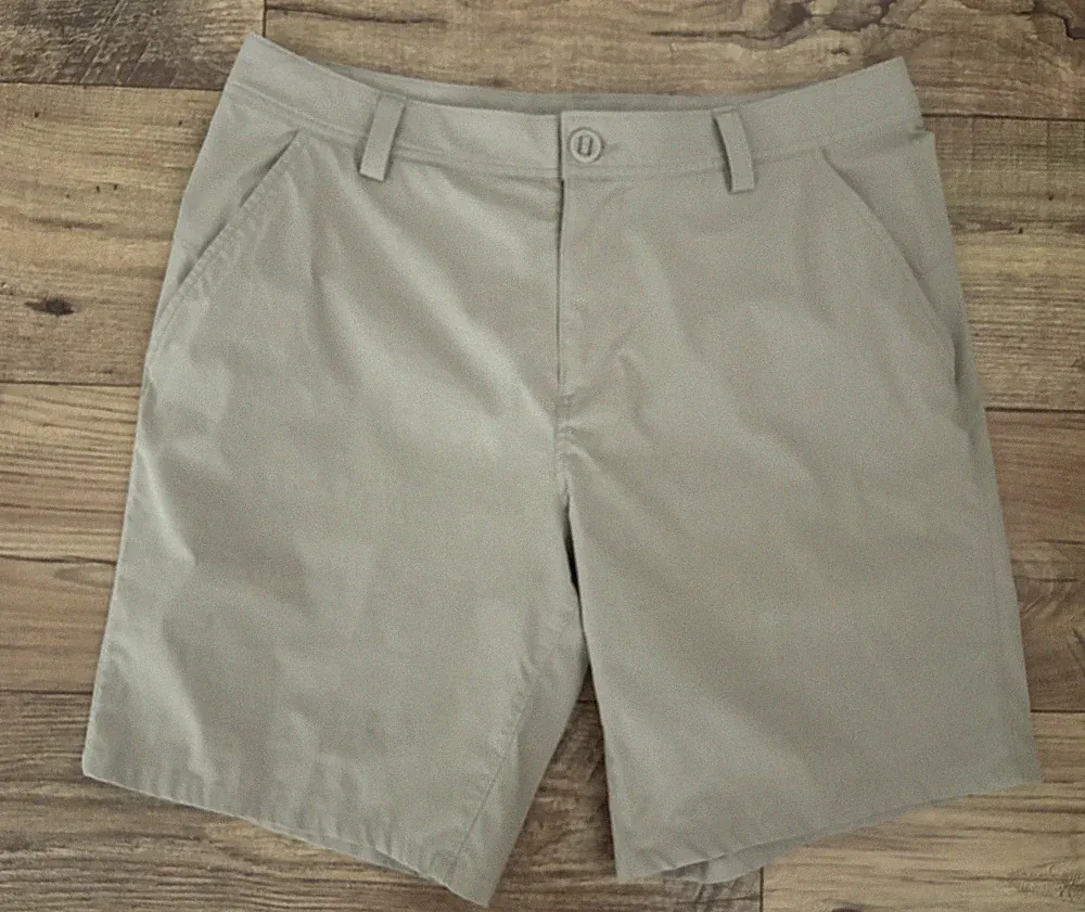 Under Armour UA Golf Shorts Men’s 34 Beige Lightweight Performance Inseam 8”