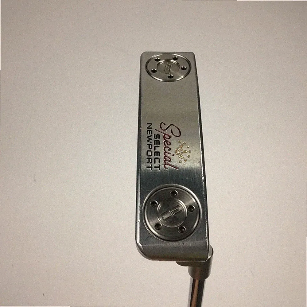 USED RIGHT HAND TITLEIST SCOTTY CAMERON SUPER SELECT NEWPORT PUTTER 34" LENGTH