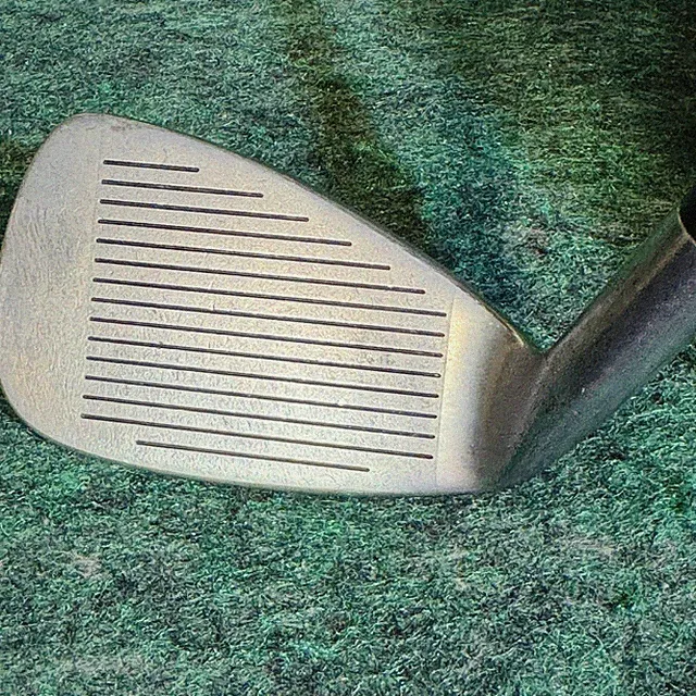 Vintage Hogan H40 Oversize 9 Iron Mens RH Apex 4 Steel Shaft MATCH GRUV Club