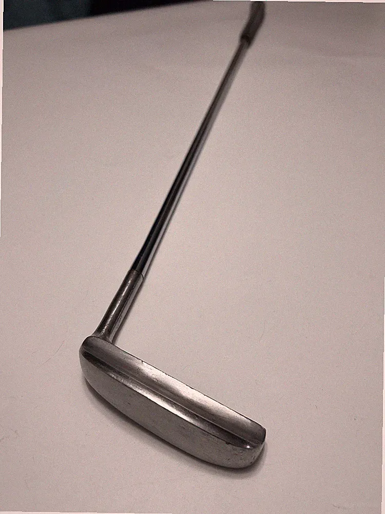 Vintage Unbranded Blade Putter 33.5” RH Lamkin Grip Heel Shafted Golf Used