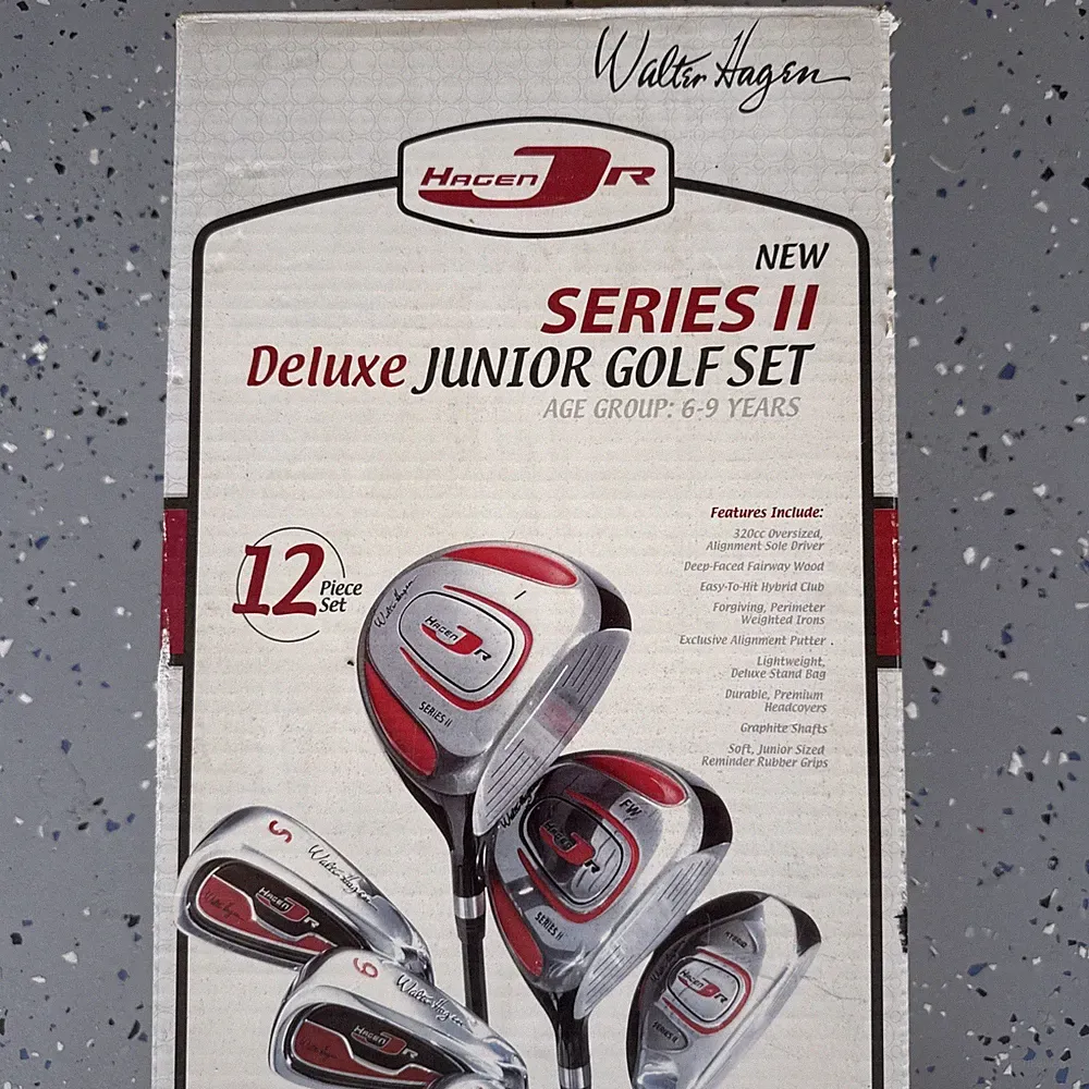 Walter Hagen Jr. Series II 2 Left Hand Golf Set w/Carry Bag & Stand 7 Clubs RED
